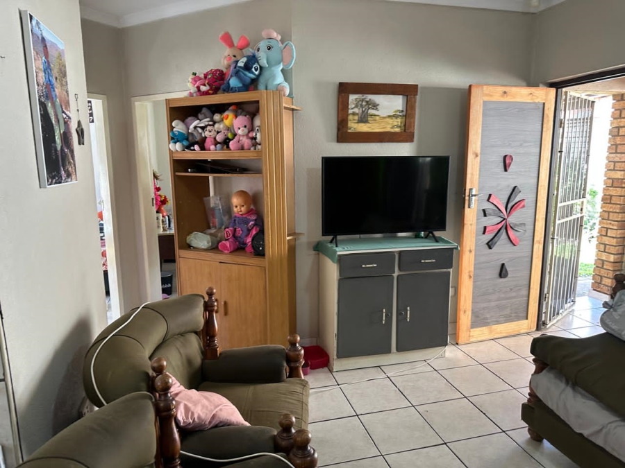 2 Bedroom Property for Sale in Oos Einde North West